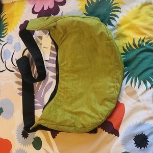 NWT crescent BAGGU bag